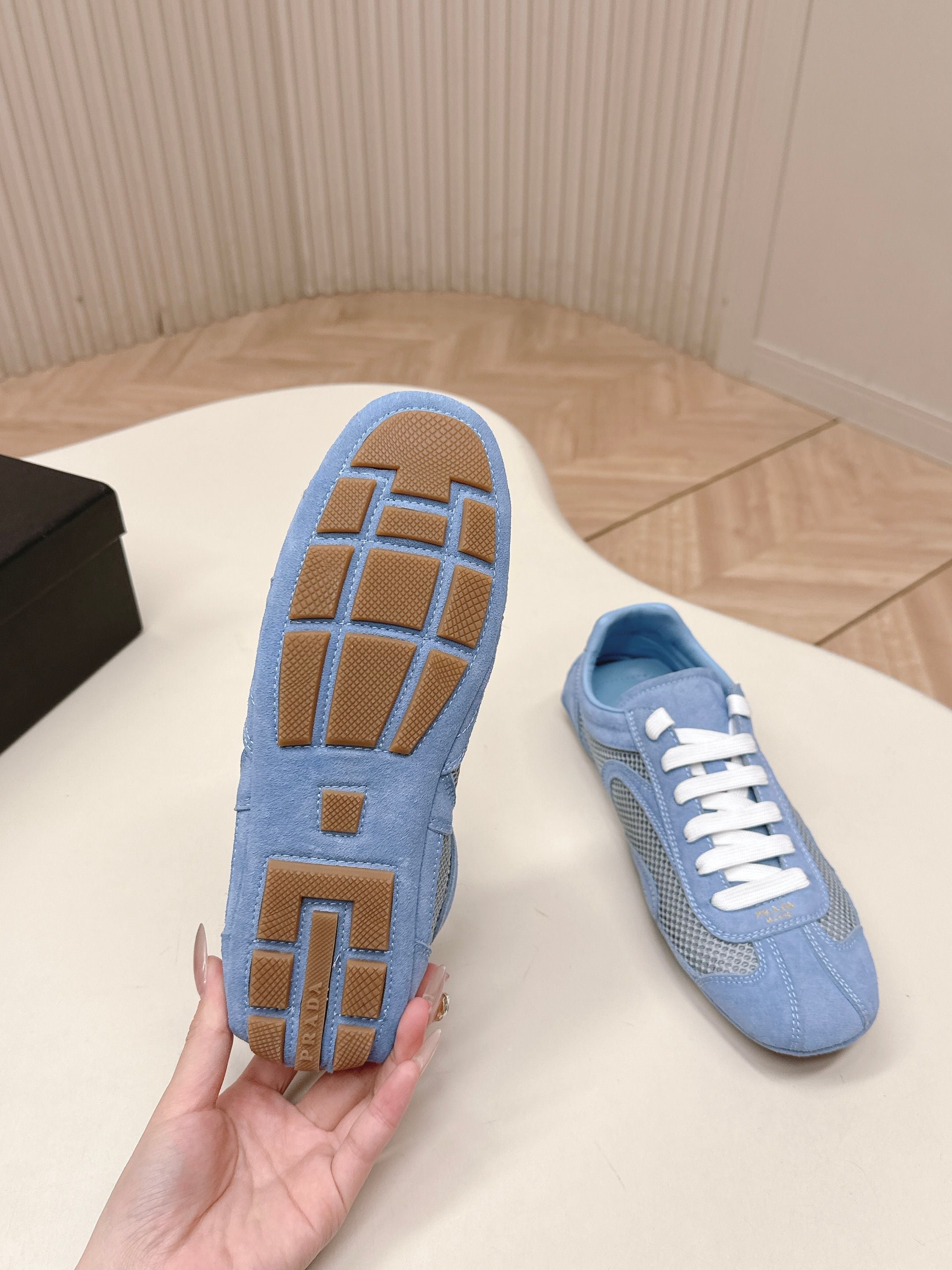 PRADA 26S CLASSIC SNEAKERS IN BLUE SUEDE AND MESH