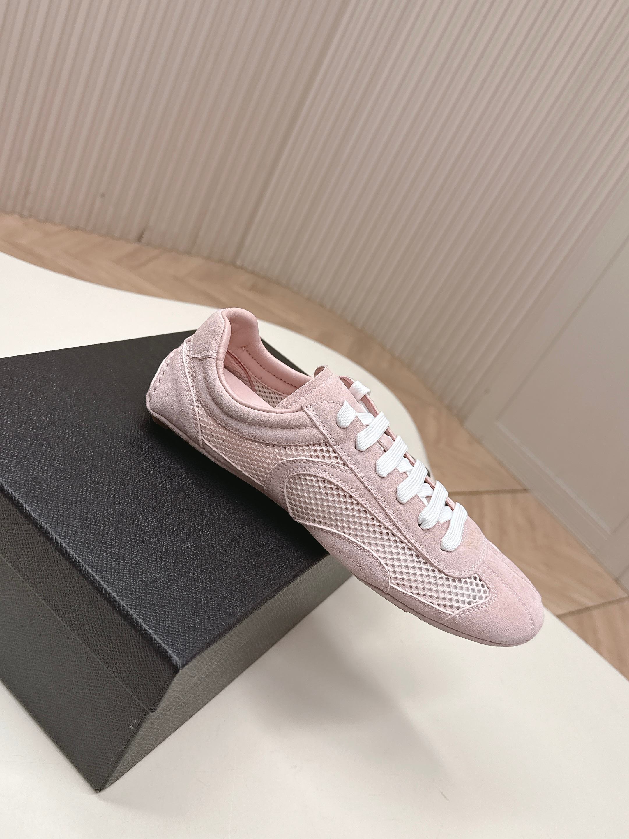 PRADA 26S CLASSIC SNEAKERS IN PINK SUEDE AND MESH
