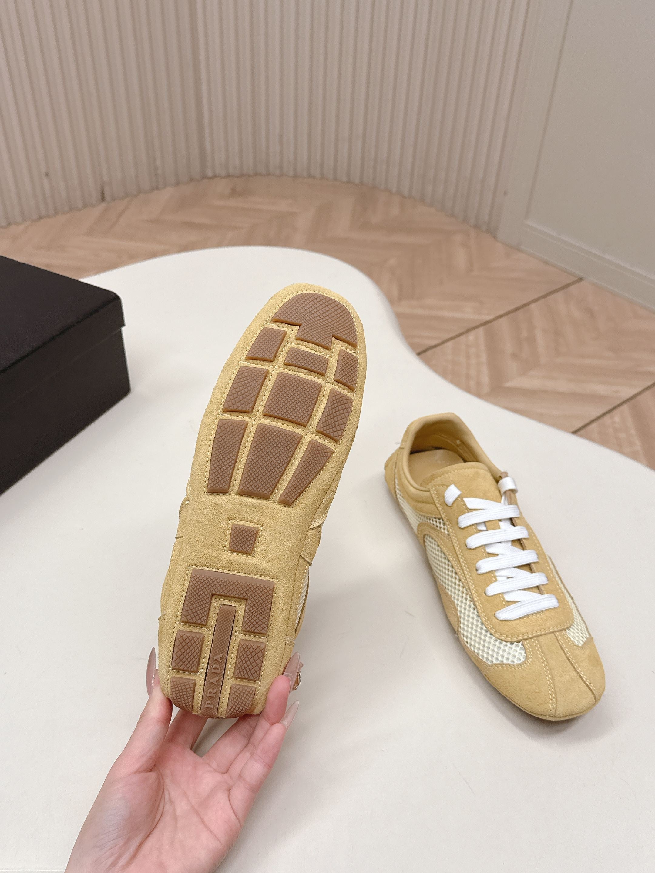 PRADA 26S CLASSIC SNEAKERS IN YELLOW SAND SUEDE AND MESH