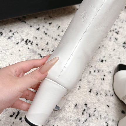 CHANEL 26S KNEE HIGH BOOTS 90 MM IN WHITE CALFSKIN AND BLACK PATENT