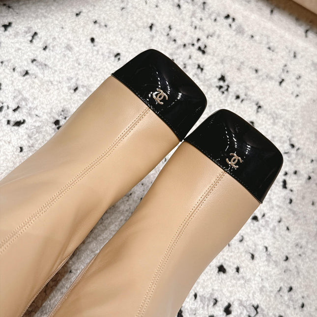 CHANEL 26S KNEE HIGH BOOTS 90 MM IN BEIGE CALFSKIN AND BLACK PATENT