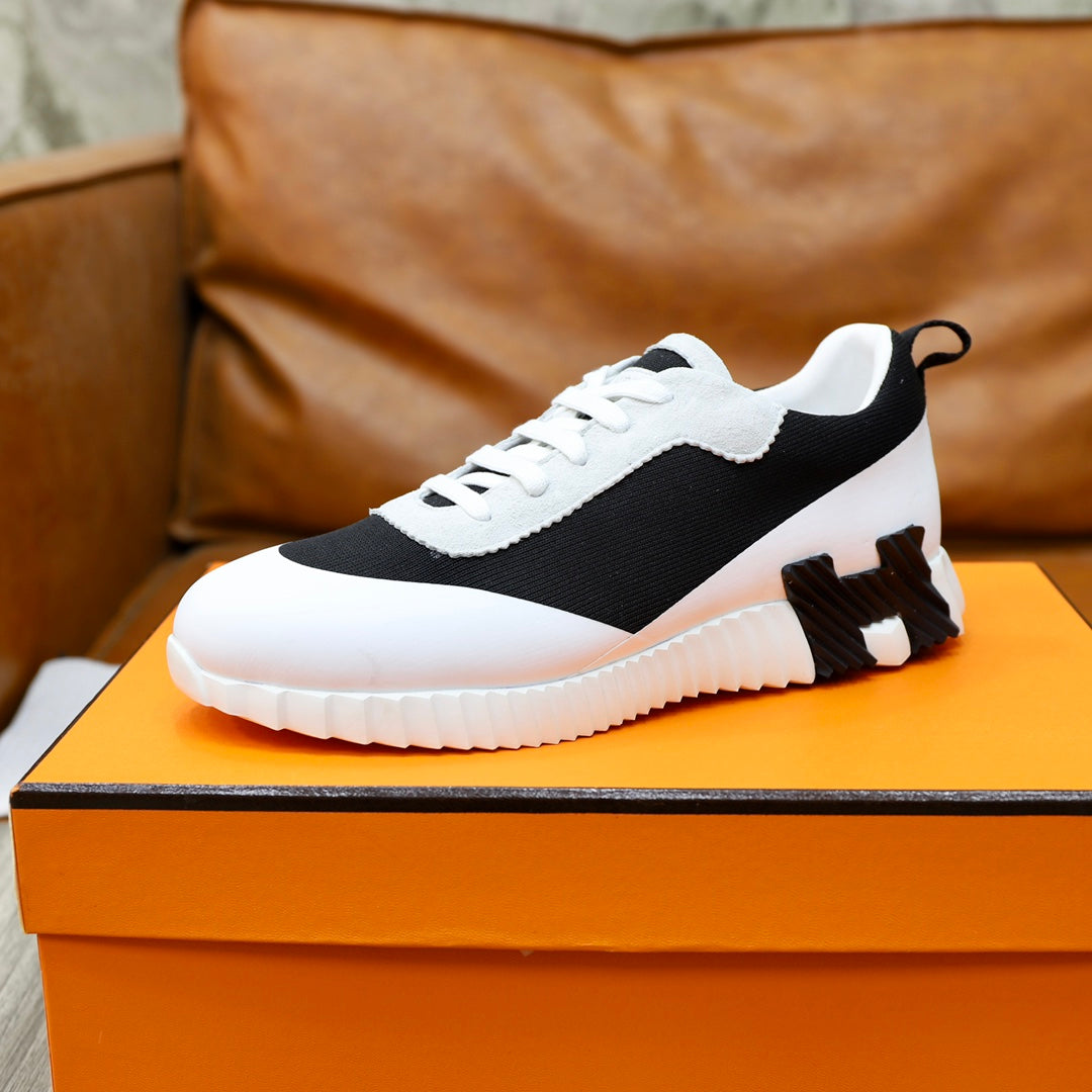HM BOUNCING SNEAKER BLACK AND WHITE CANVAS