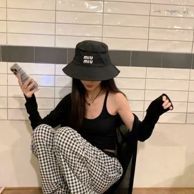 MIUMIU CLASSIC REVERSIBLE BUCKET HAT IN LIGHT BEIGE AND BLACK FABRIC