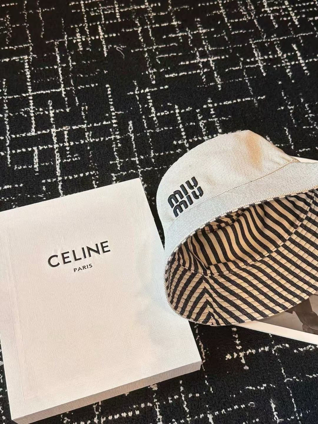 MIUMIU CLASSIC REVERSIBLE BUCKET HAT IN LIGHT BEIGE AND BLACK FABRIC
