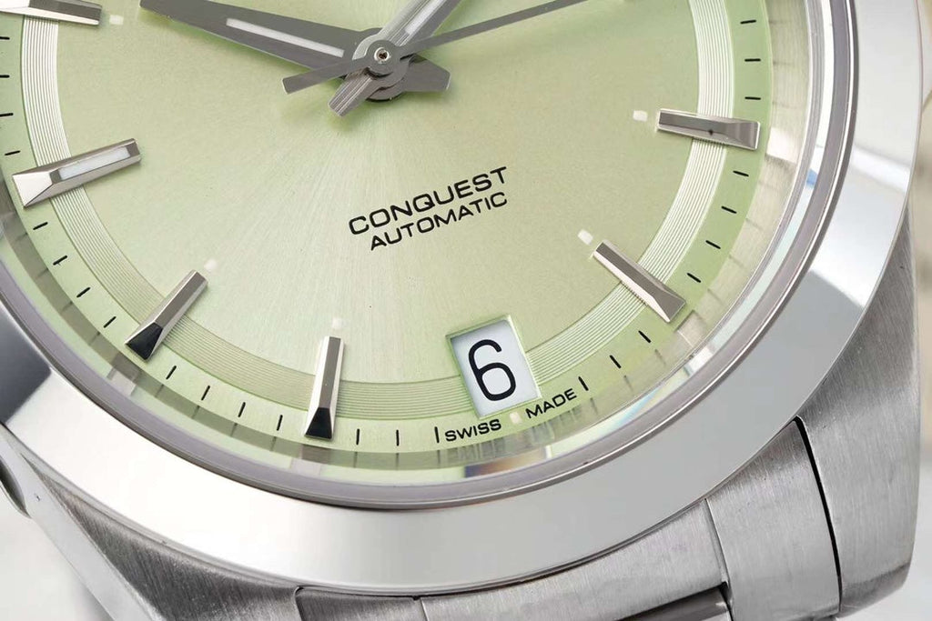 CONQUEST WATCH SILVER CASE WITH PASTEL GRAY DIAL