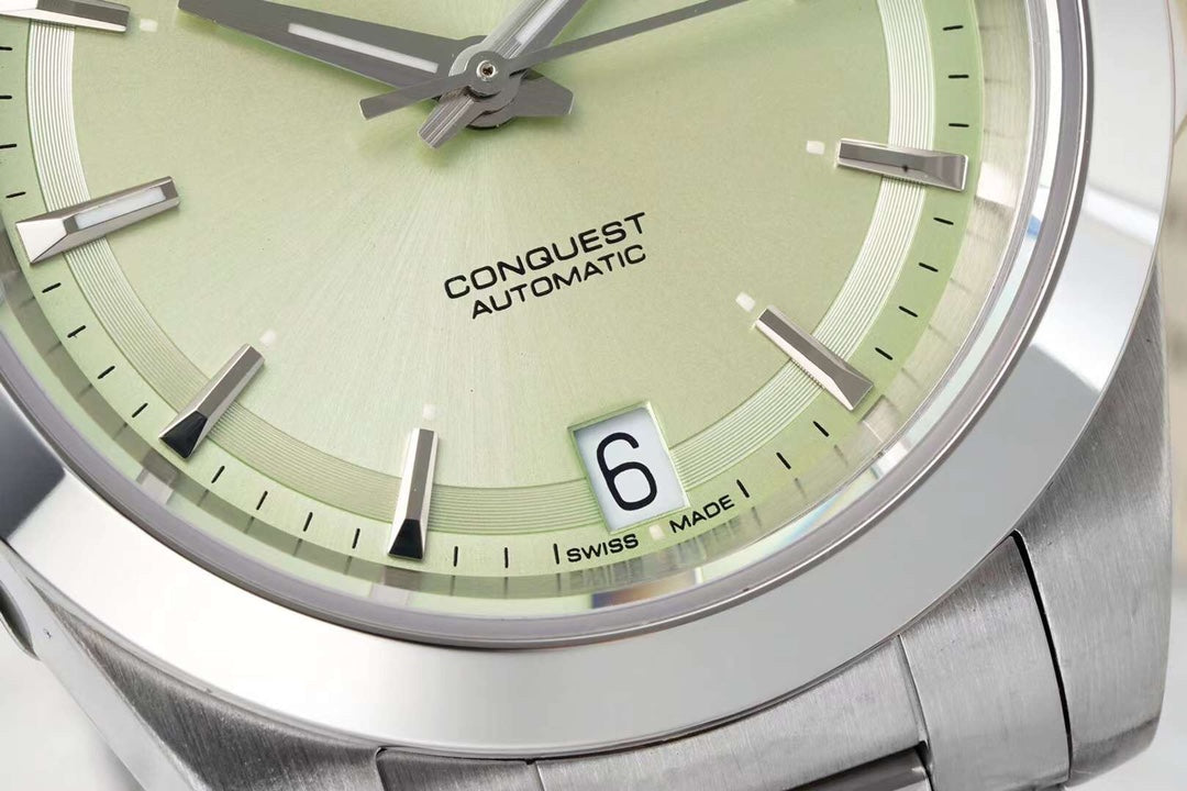 CONQUEST WATCH SILVER CASE WITH PASTEL GRAY DIAL