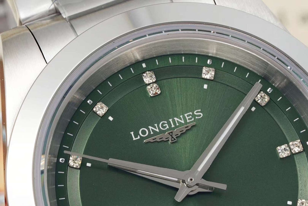 CONQUEST WATCH SILVER CASE WITH JUNGLE GREEN DIAL