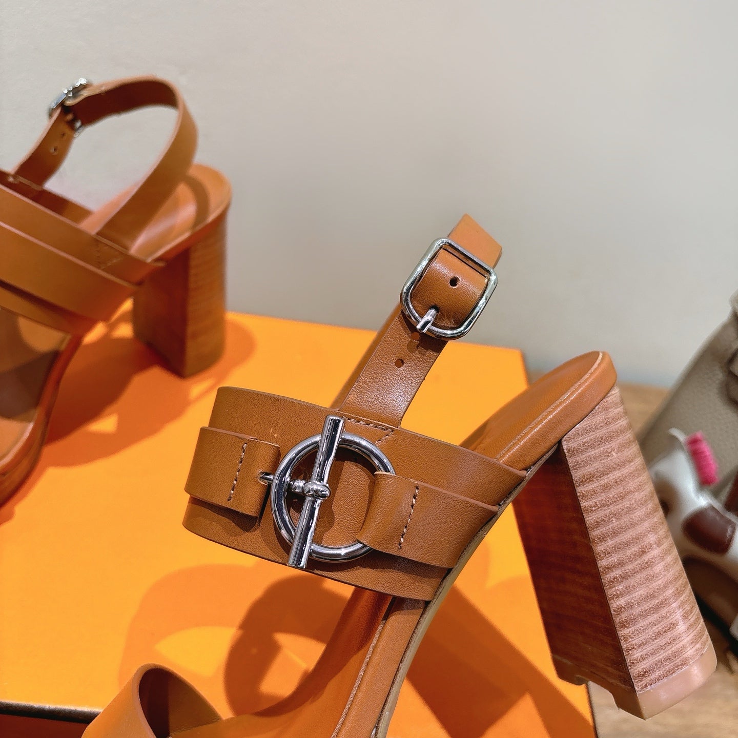 HM 26S GIGI 85 SANDAL IN CARAMEL BROWN CALFSKIN SILVER HARDWARE