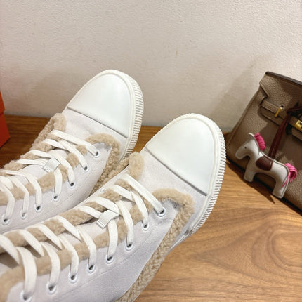 HM 26S SHEARLING LACE-UP BOOTS IN WHITE CALFSKIN AND SUEDE