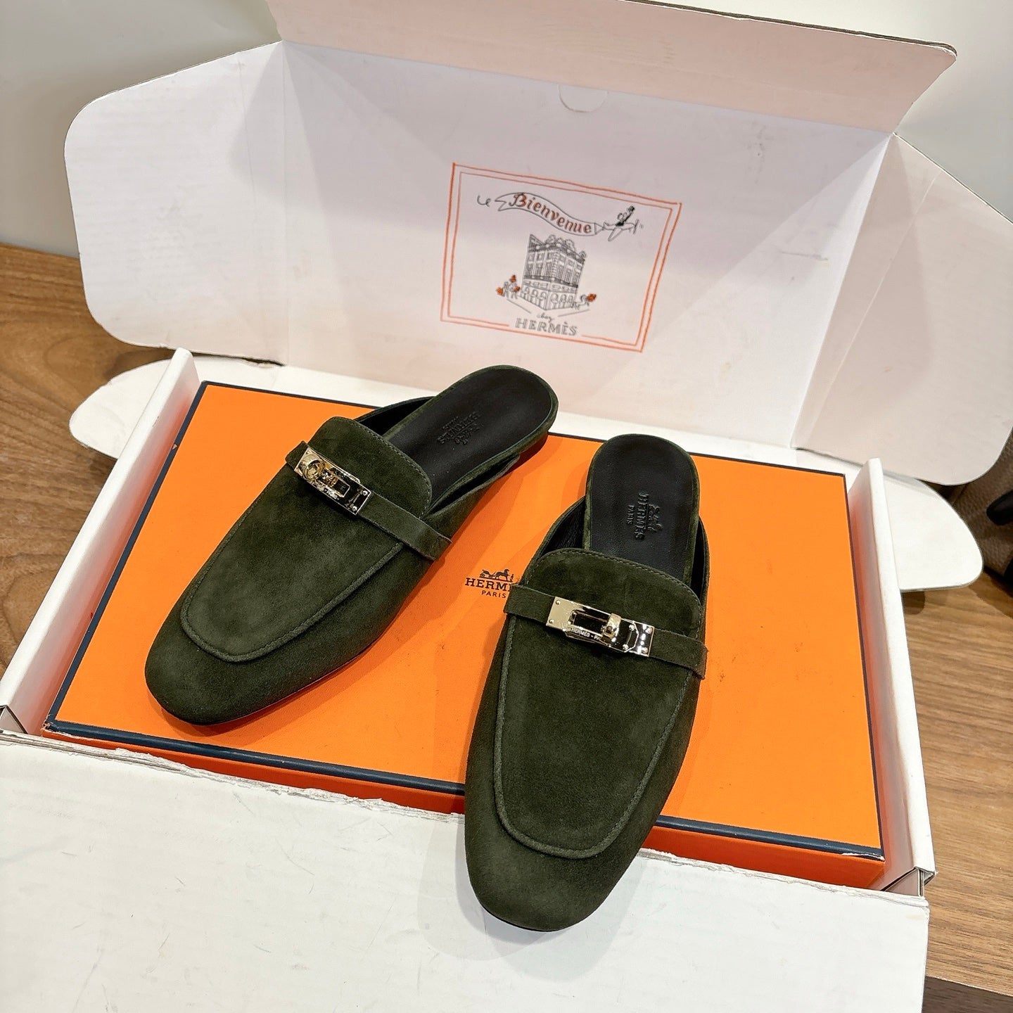 HM 26S OZ MULE IN DARK OLIVE GREEN SUEDE GOLD HARDWARE