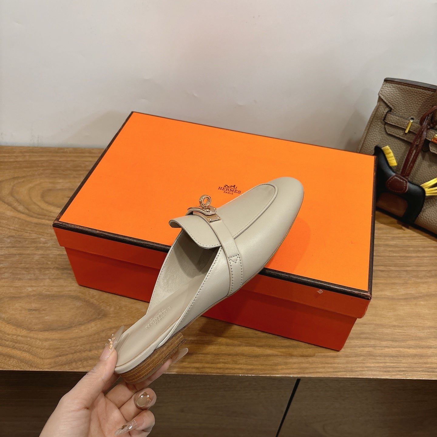 HM 26S KELLY MULE IN BEIGE CALFSKIN GOLD HARDWARE