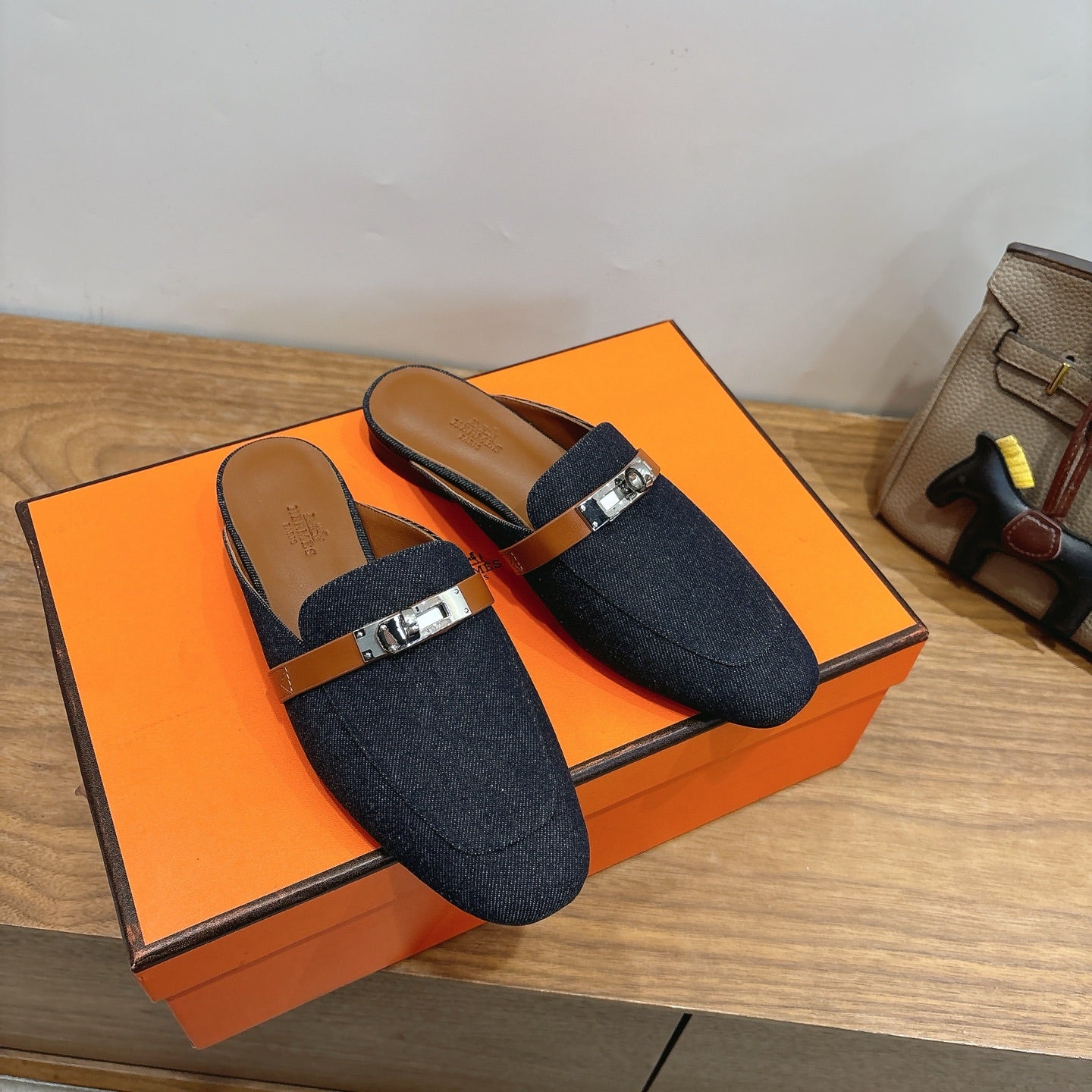 HM 26S OZ MULE IN BLACK DENIM SILVER HARDWARE 02