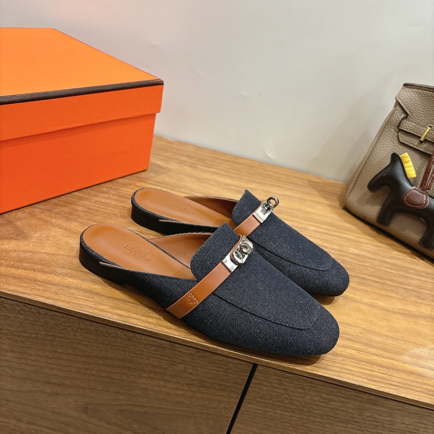 HM 26S OZ MULE IN BLACK DENIM SILVER HARDWARE 02