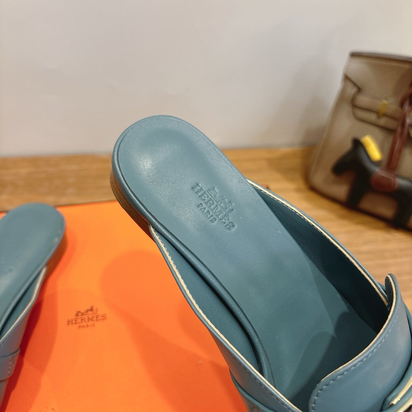 HM 26S KELLY MULE IN DUSTY BLUE CALFSKIN GOLD HARDWARE