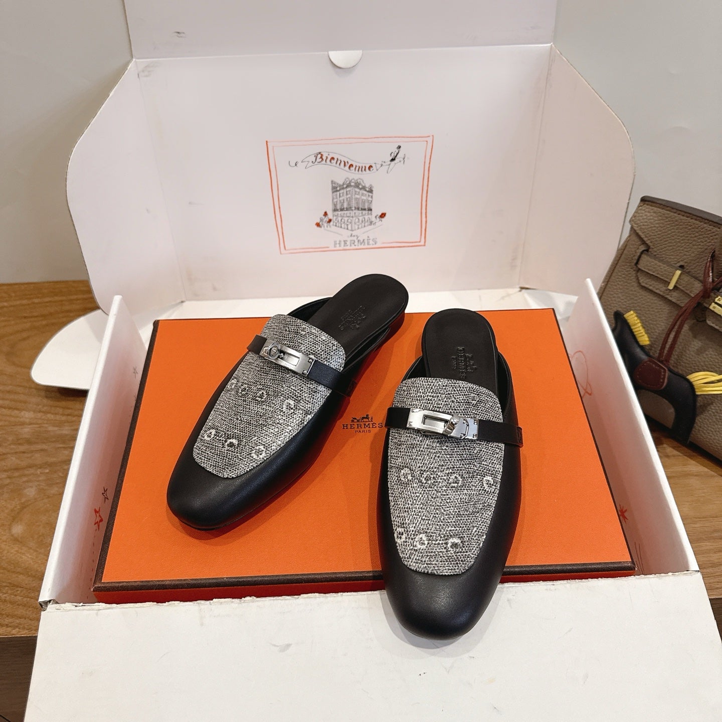 HM 26S OZ MULE IN BLACK CALFSKIN AND GREY CANVAS SILVER HARDWARE