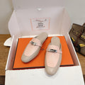 HM 26S OZ MULE IN BEIGE CALFSKIN & LIGHT PINK LIZARD SILVER HARDWARE