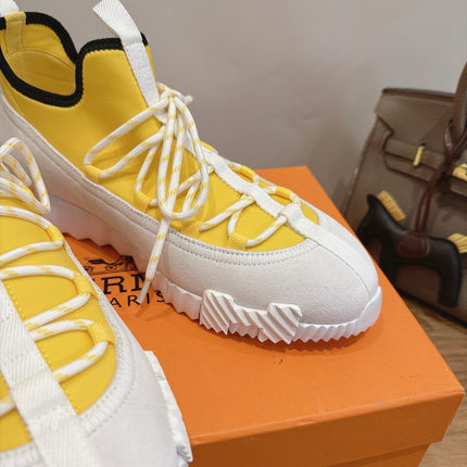 HM 26S BICOASTAL SNEAKERS IN WHITE SUEDE AND YELLOW FABRIC