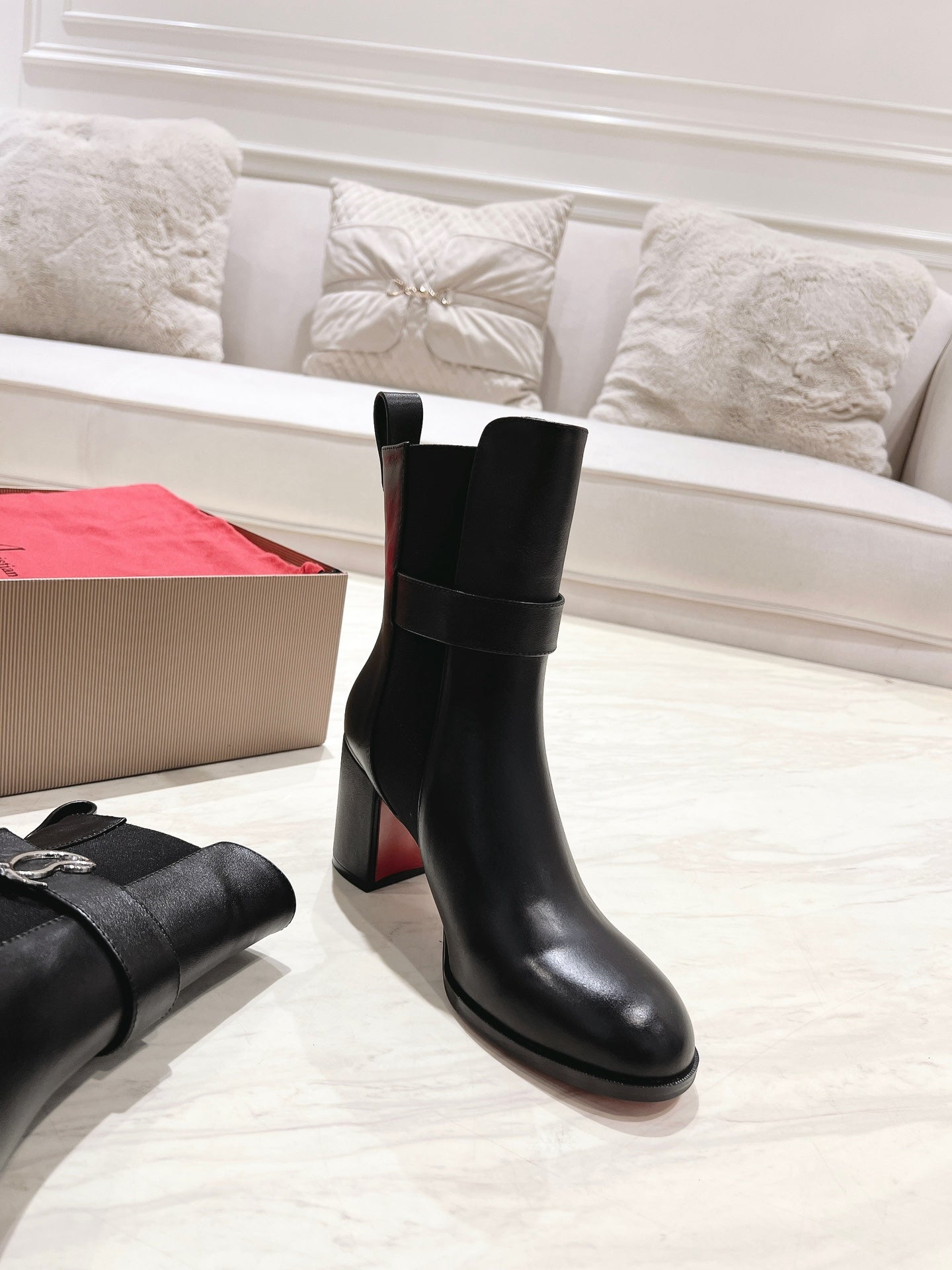 CL ANKLE BOOTS 70MM IN BLACK CALFSKIN