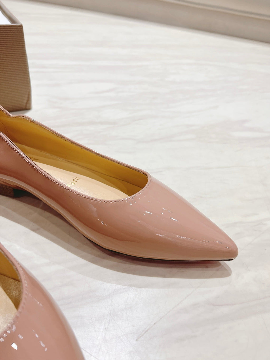 HOT CHICK BALLERINAS 15MM IN NUDE PATENT CALFSKIN