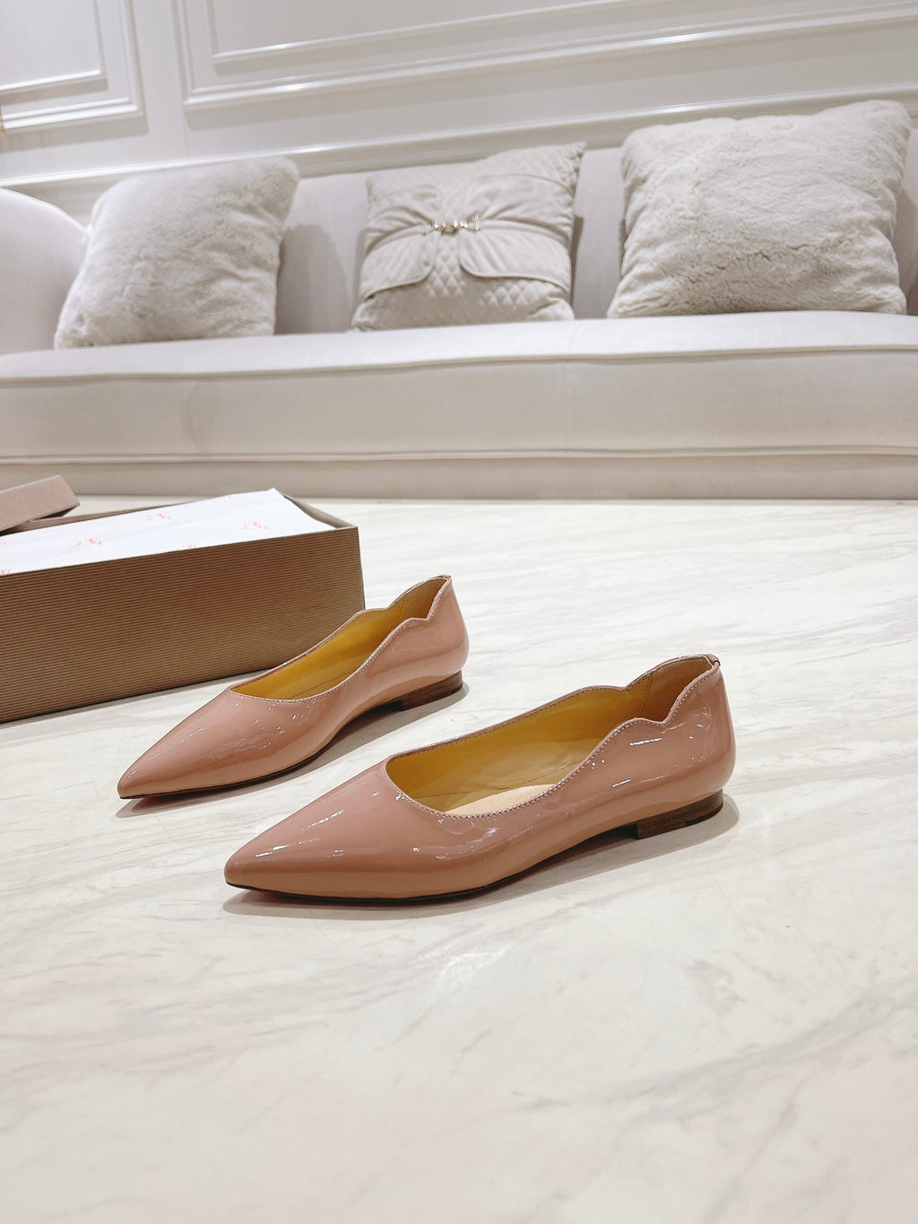 HOT CHICK BALLERINAS 15MM IN NUDE PATENT CALFSKIN