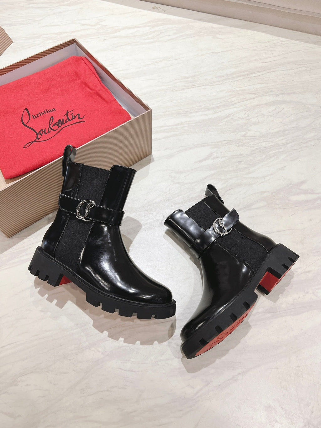 CHELSEA BOOT LUG 30MM IN BLACK GLOSSY CALFSKIN