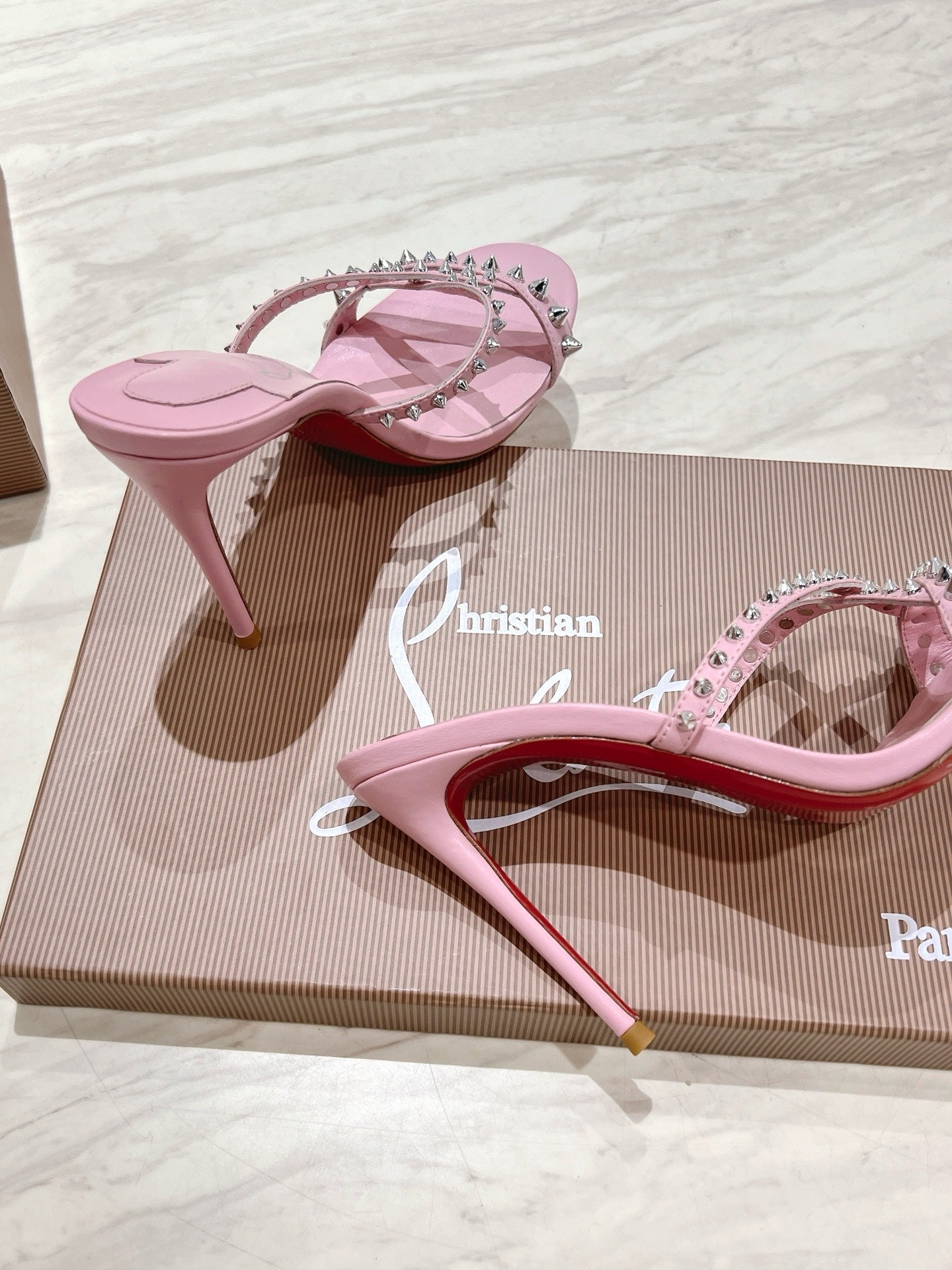 CRYSTAL GLITTER CRISS-CROSS STRAP SANDALS IN PINK CALFSKIN