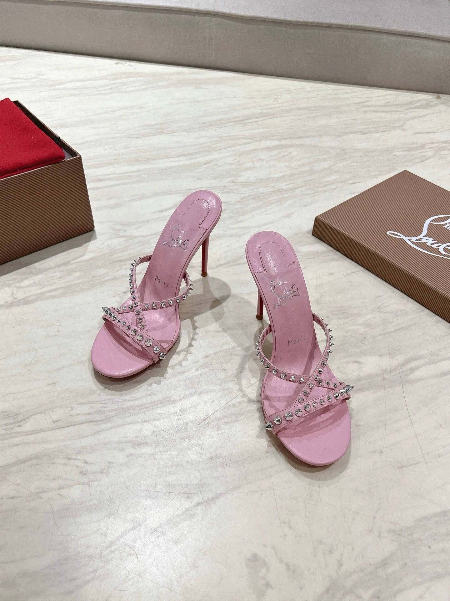 CRYSTAL GLITTER CRISS-CROSS STRAP SANDALS IN PINK CALFSKIN