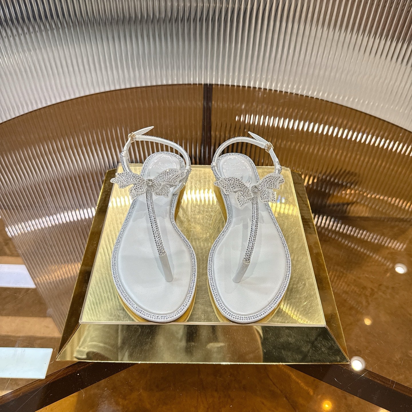 RENE CAOVILLA 26S BUTTERFLY THONG SANDALS IN SILVER & WHITE LAMBSKIN