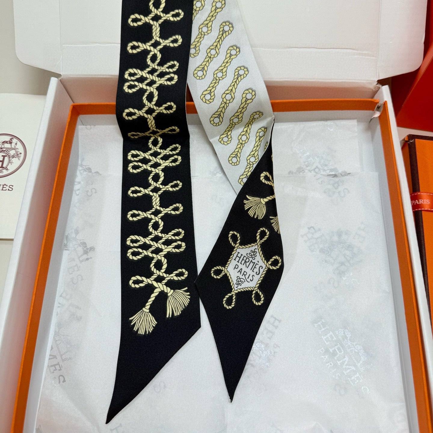 HERMES 26S SCARF 86 IN SILK 309669