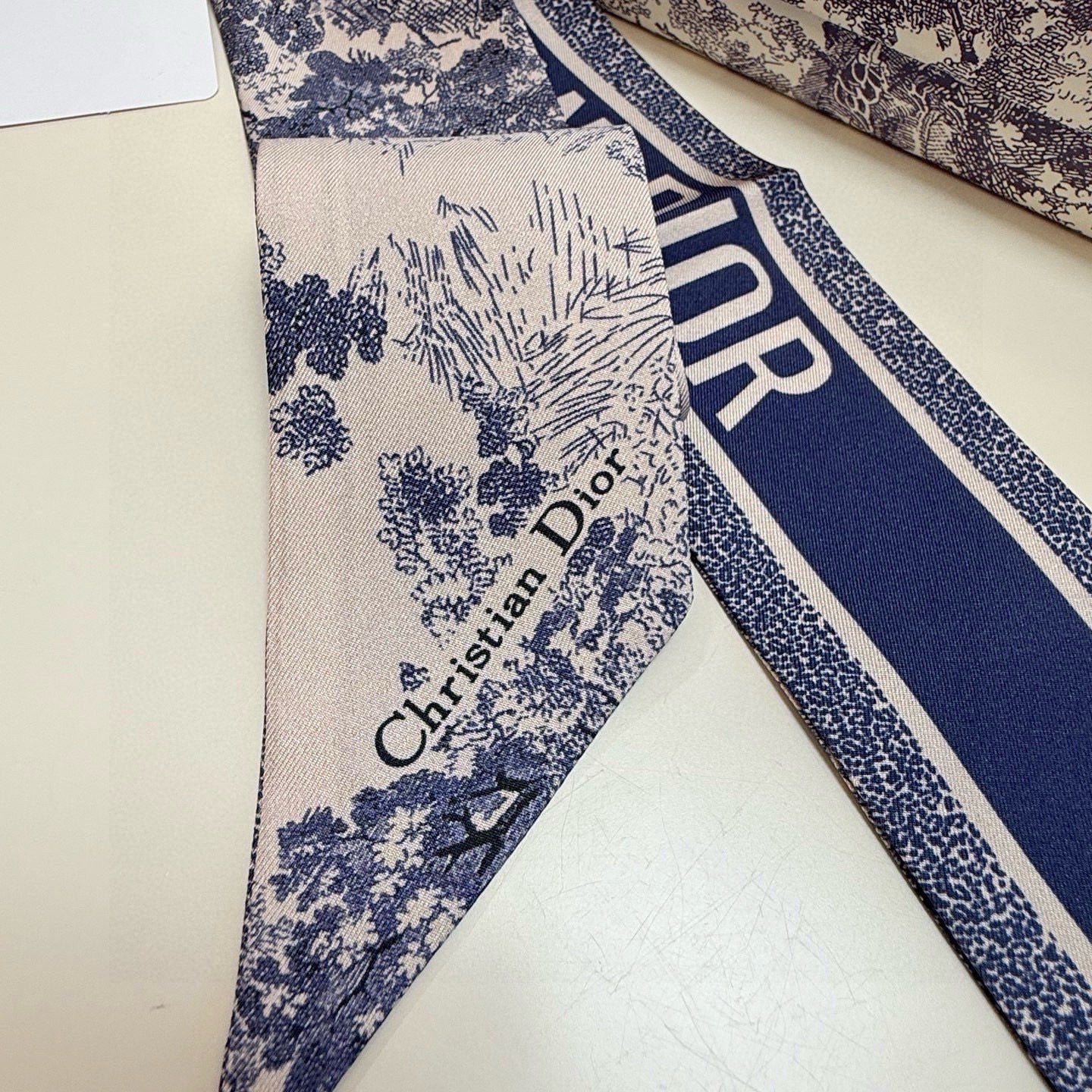 DIOR 26S SCARF 105CM IN SILK 302929