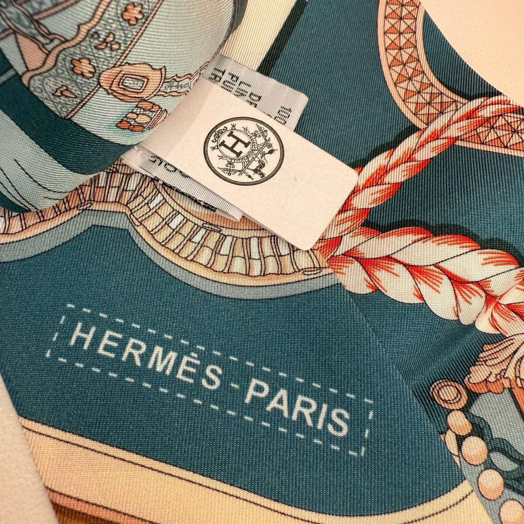 HERMES 26S SCARF 86 IN SILK 309670