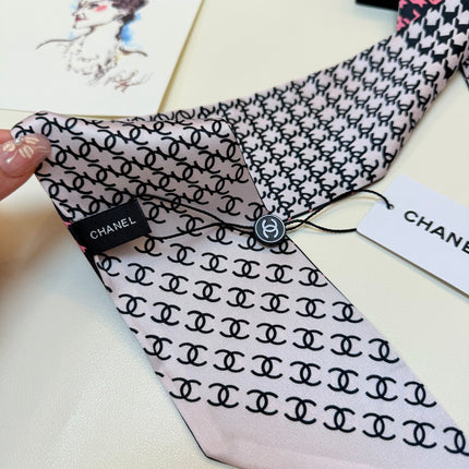 CHANEL 26S TWILLY SCARF 120 IN SILK 502612