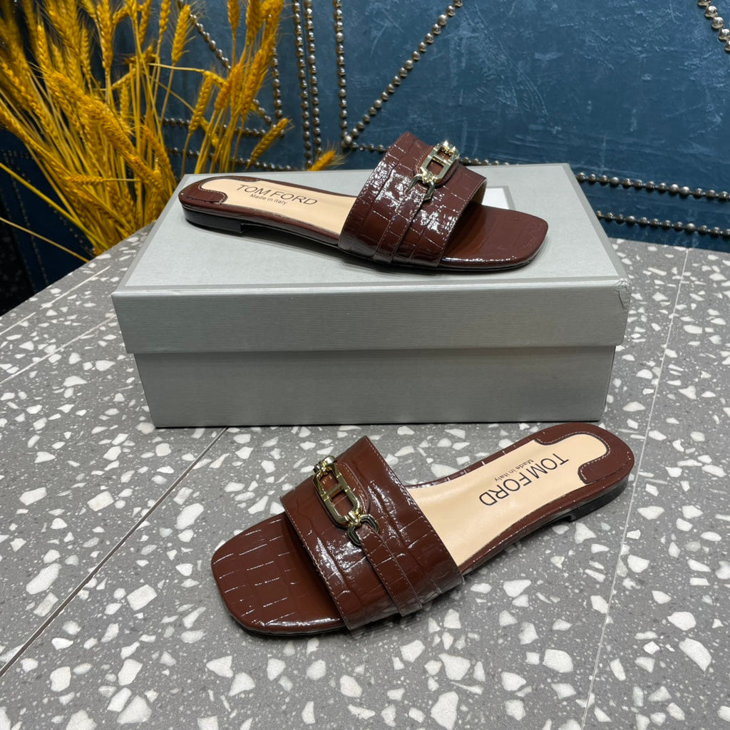 FLAT MULE IN SYRUP BROWN CALFSKIN