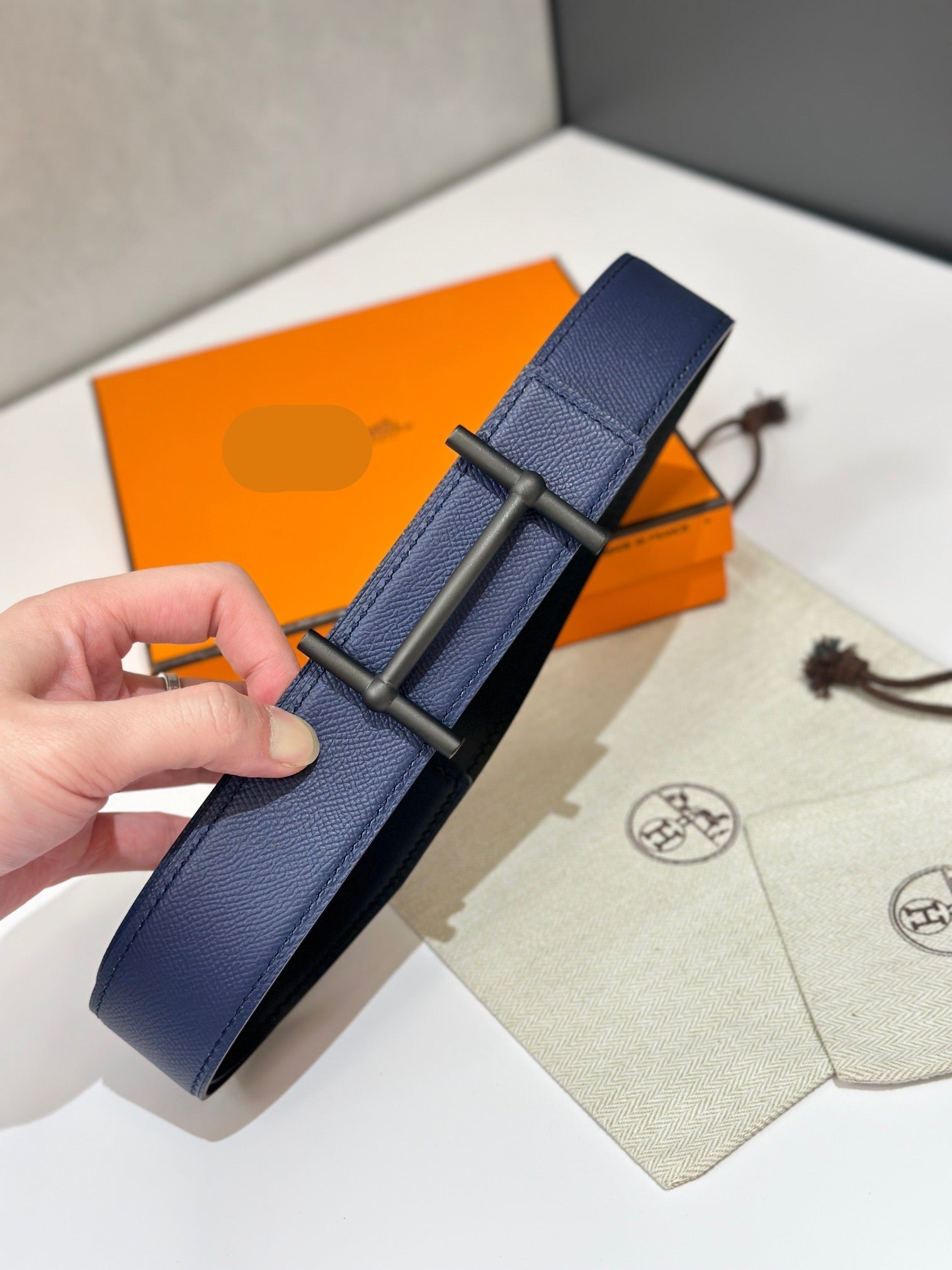 HM 26S H DANCRE BELT IN BLUE REVERSIBLE CALFSKIN PALLADIUM HARDWARE
