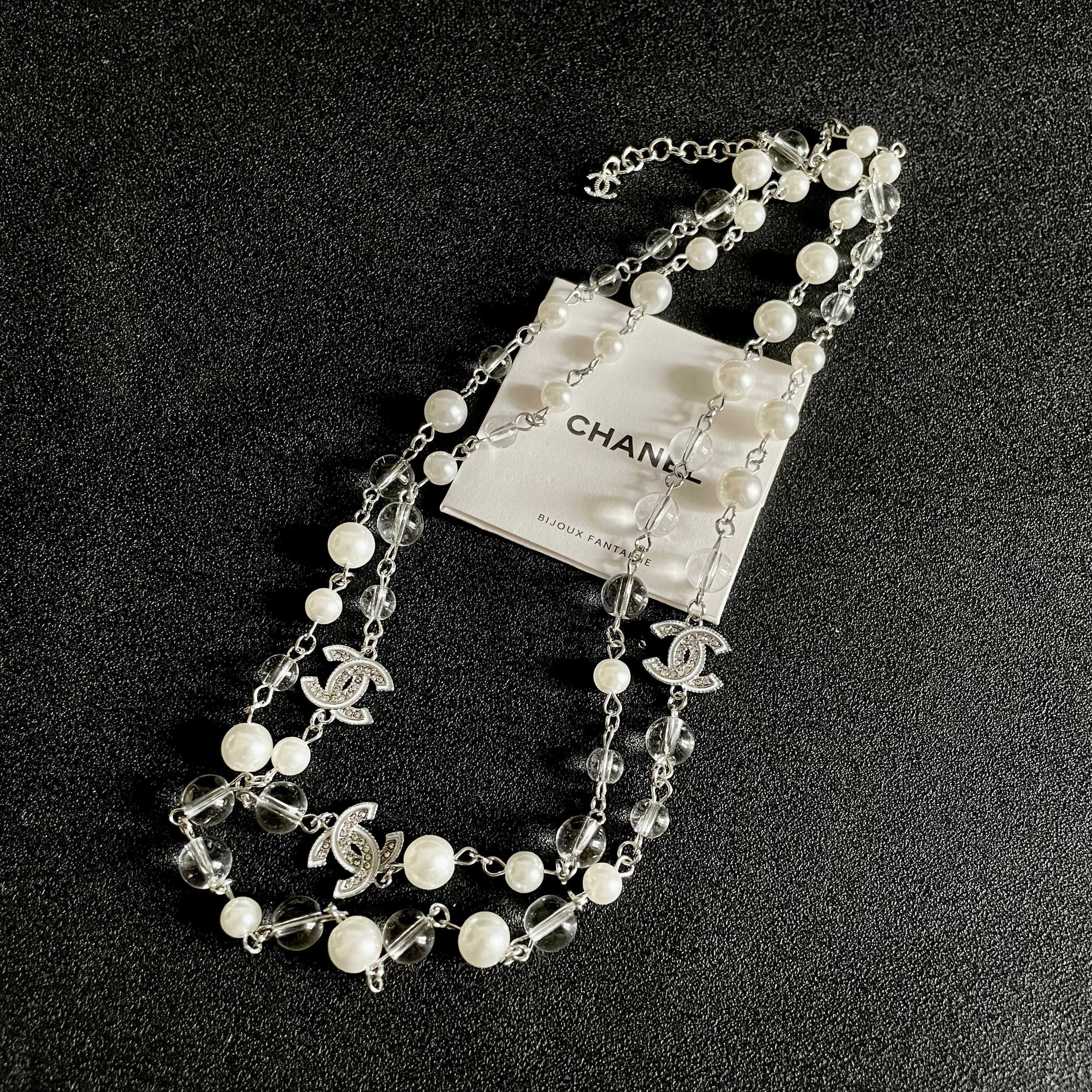 CHANEL 26S DOUBLE C LOGO PEARL & CRYSTAL LAYERED CHAIN NECKLACE IN SILVER METAL 629169