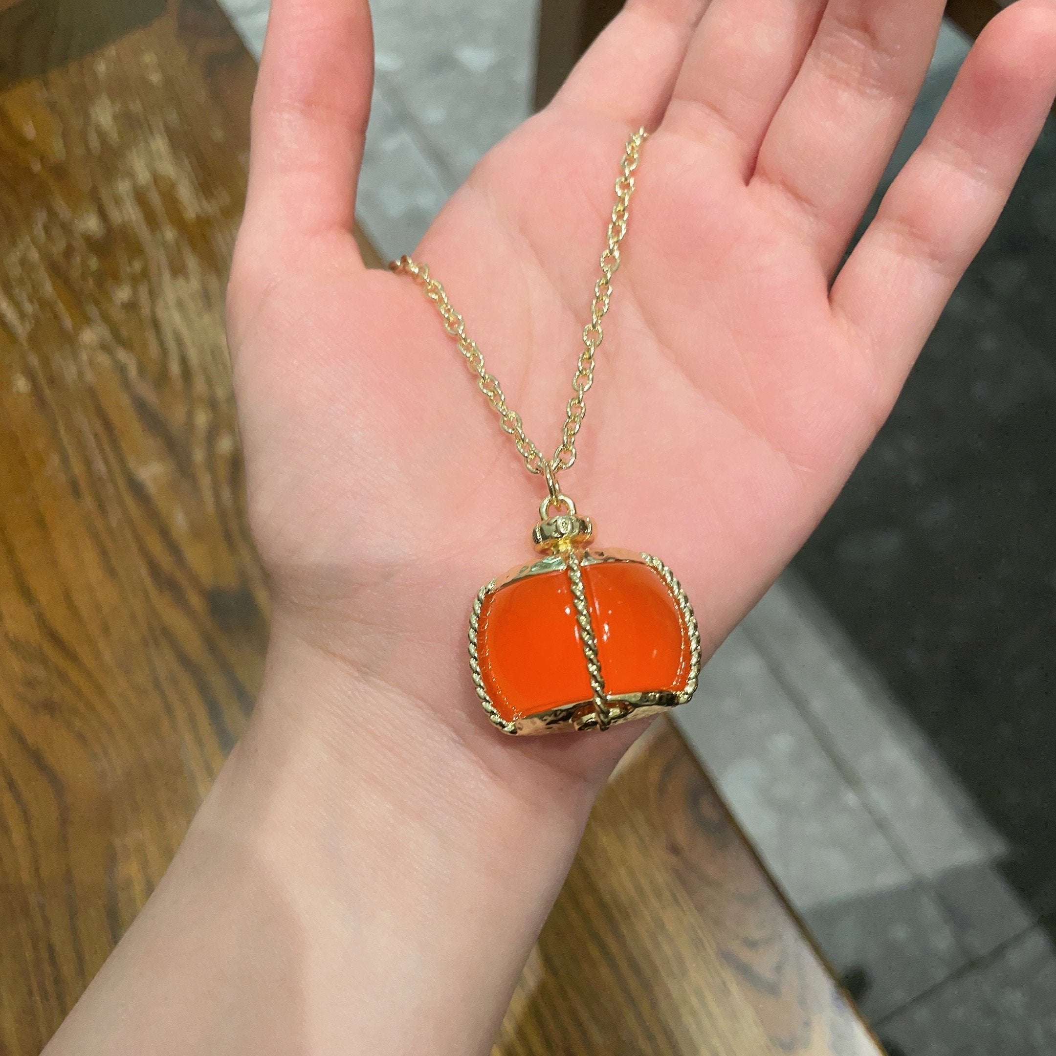 CHANEL 26S DOUBLE C LOGO ORANGE RESIN STATEMENT PENDANT NECKLACE IN GOLD METAL 629172