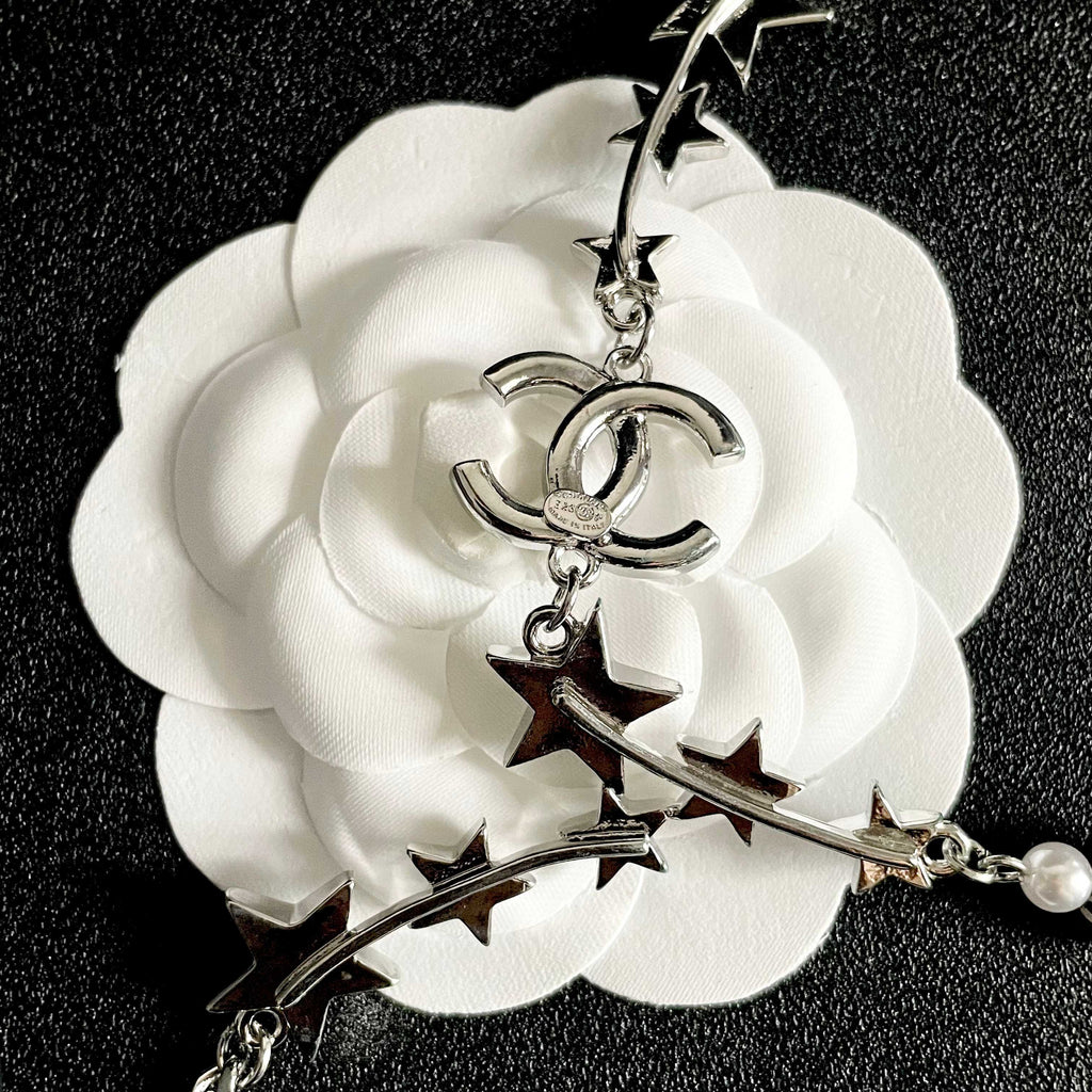 CHANEL 26S DOUBLE C LOGO STAR & PEARL DROP CHAIN NECKLACE IN SILVER METAL 629971