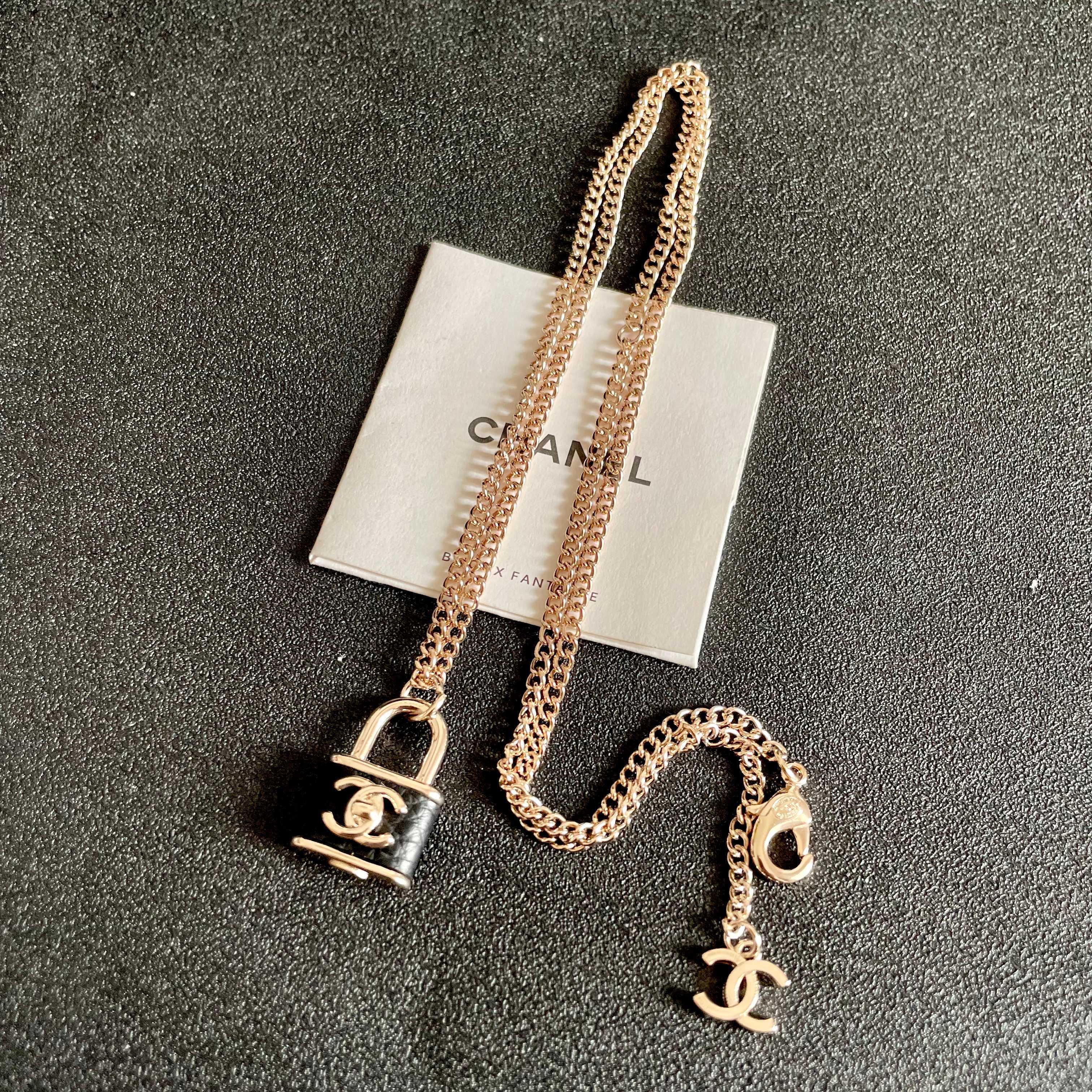 CHANEL 26S DOUBLE C LOGO PADLOCK CHAIN NECKLACE IN GOLD & BLACK METAL 629974