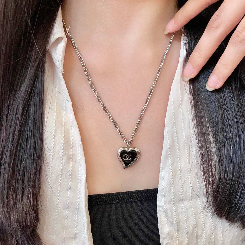 CHANEL 26S DOUBLE C HEART PENDANT CHAIN NECKLACE IN SILVER METAL 629978