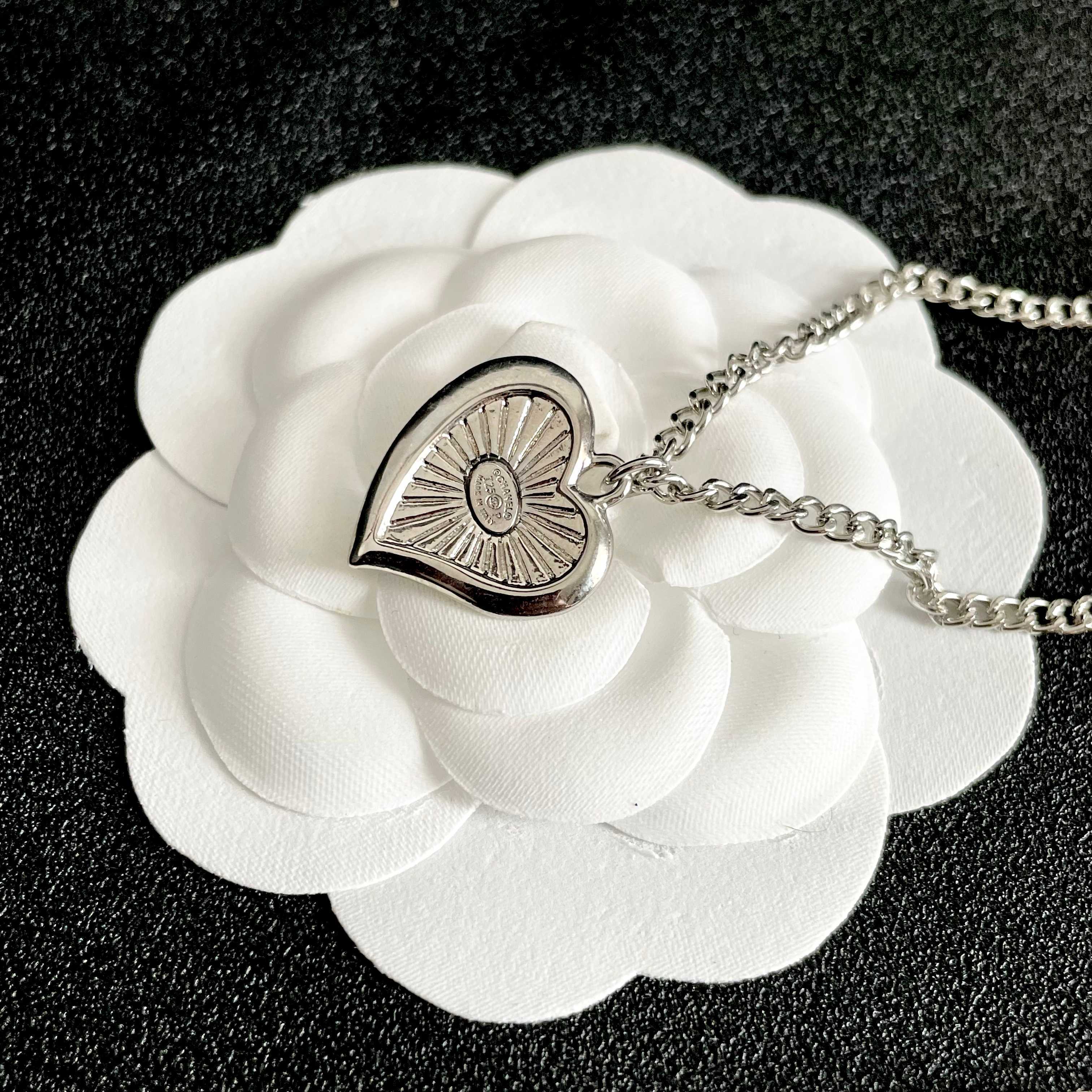 CHANEL 26S DOUBLE C HEART PENDANT CHAIN NECKLACE IN SILVER METAL 629978