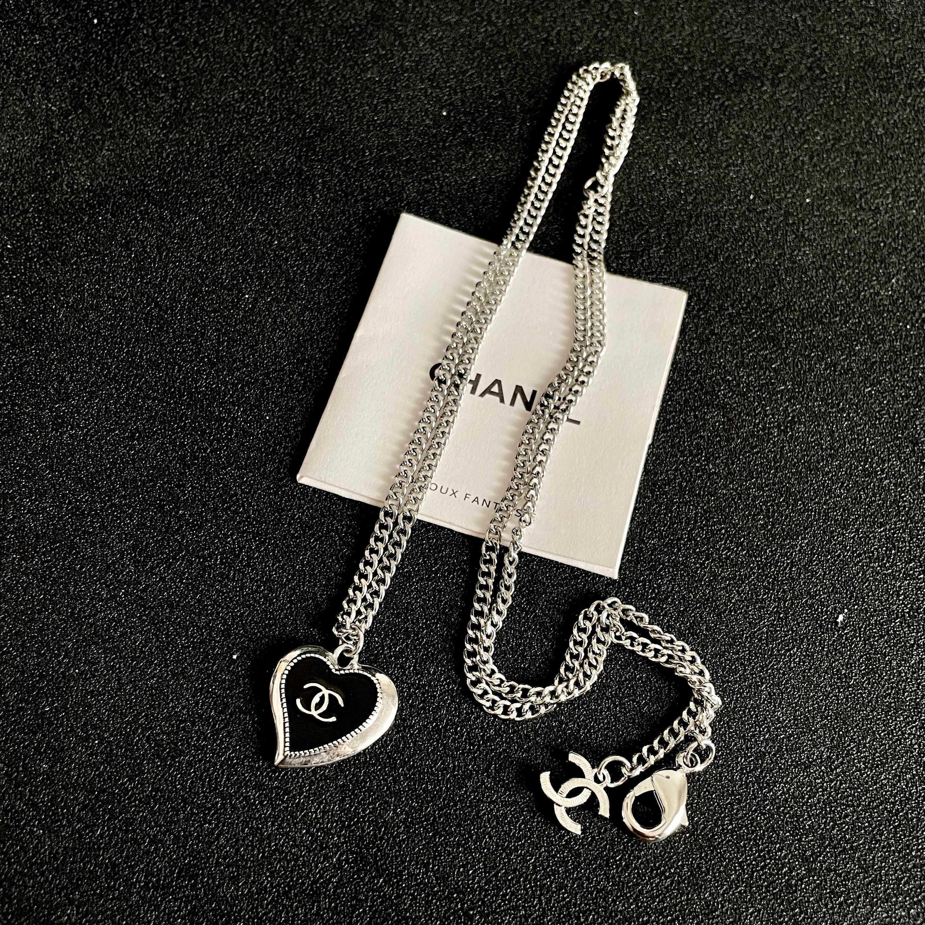 CHANEL 26S DOUBLE C HEART PENDANT CHAIN NECKLACE IN SILVER METAL 629978