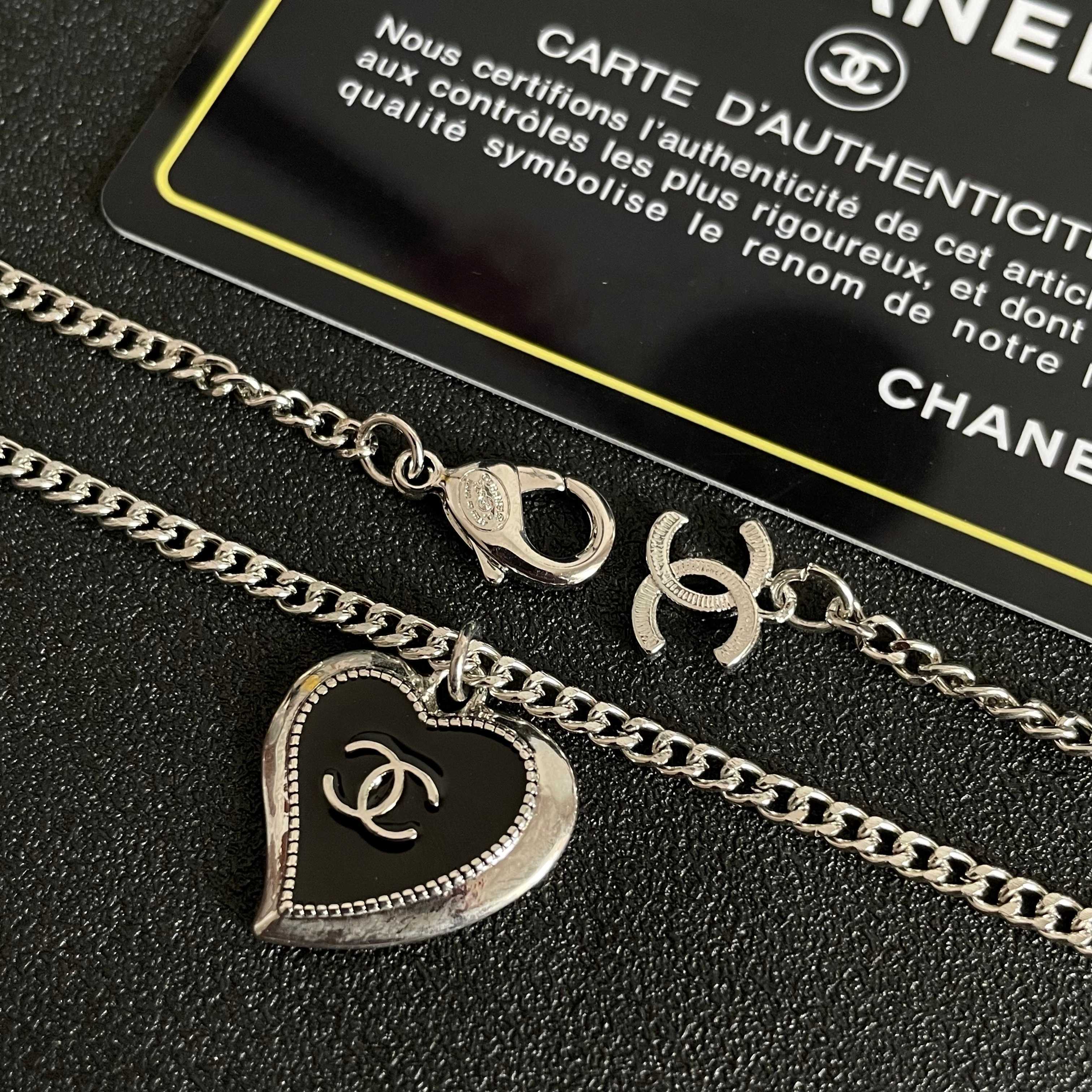 CHANEL 26S DOUBLE C HEART PENDANT CHAIN NECKLACE IN SILVER METAL 629978