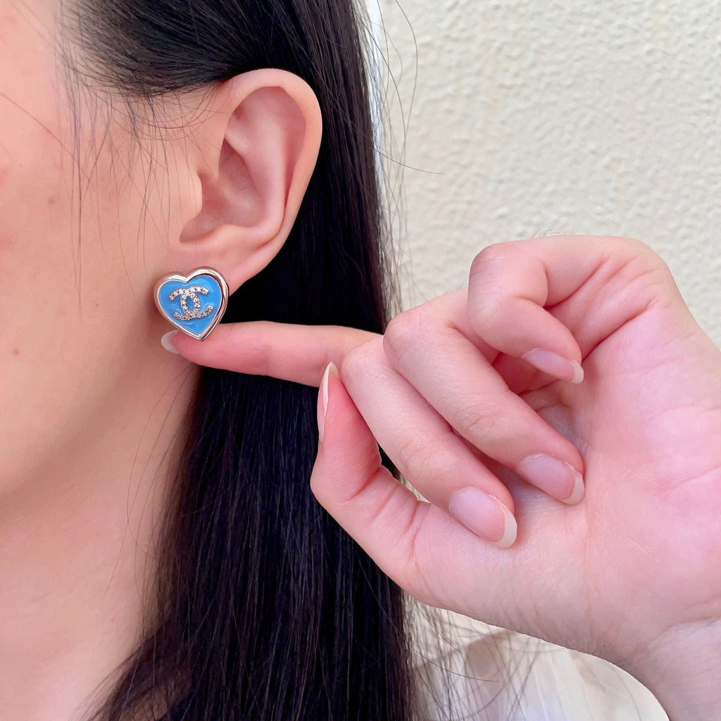 CHANEL 26S DOUBLE C LOGO BLUE HEART ENAMEL STUD EARRINGS IN GOLD METAL 629986