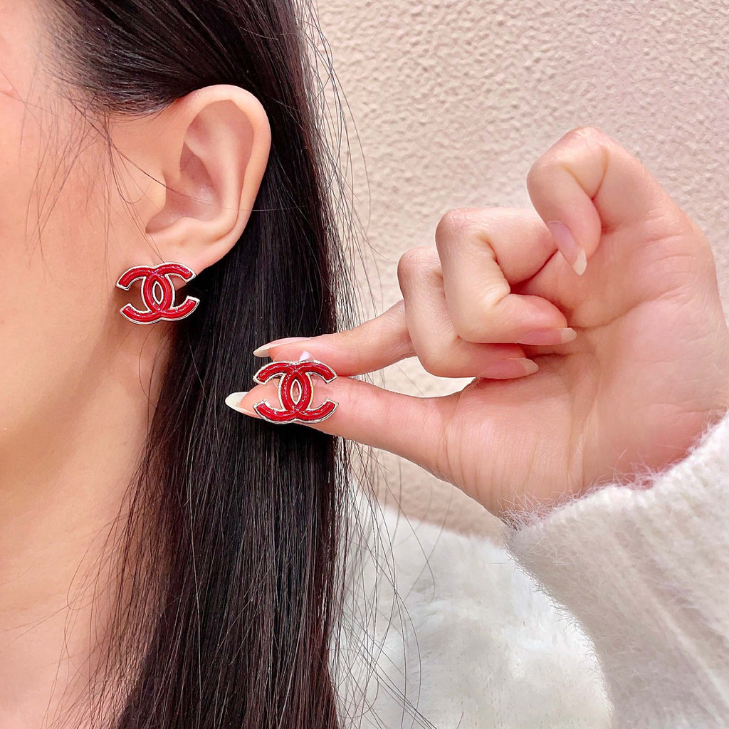CHANEL 26S DOUBLE C LOGO RED ENAMEL STUD EARRINGS IN GOLD METAL 629991