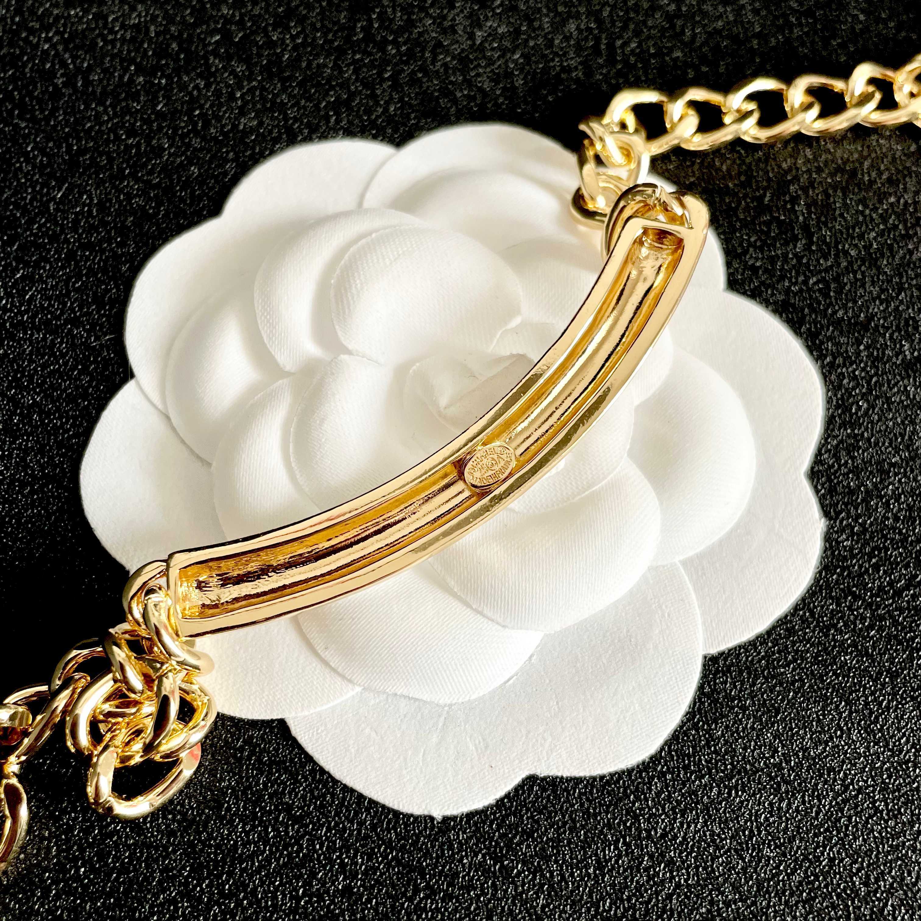 CHANEL 26S CHANEL BLACK LETTER LOGO CHAIN NECKLACE IN GOLD METAL 630061