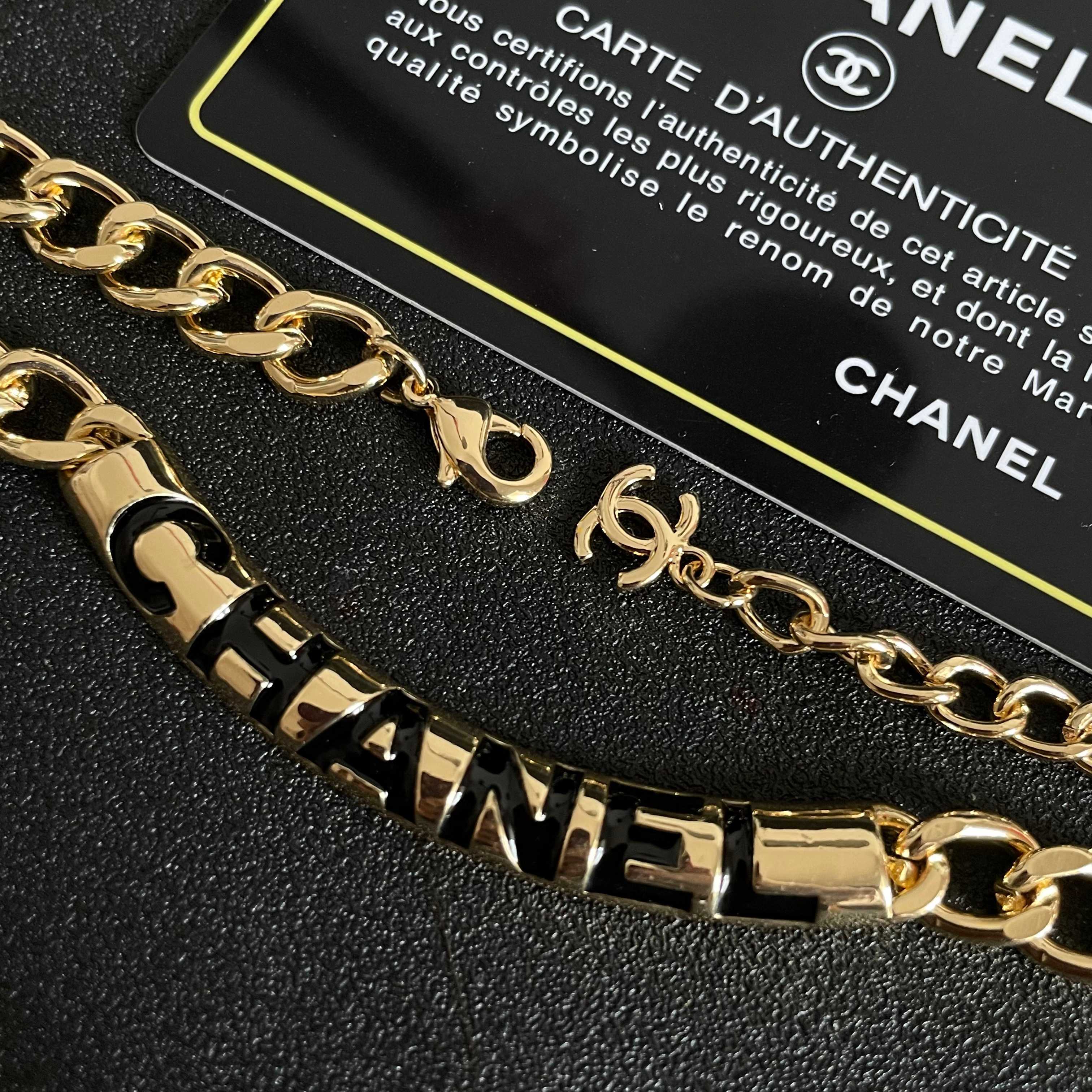 CHANEL 26S CHANEL BLACK LETTER LOGO CHAIN NECKLACE IN GOLD METAL 630061