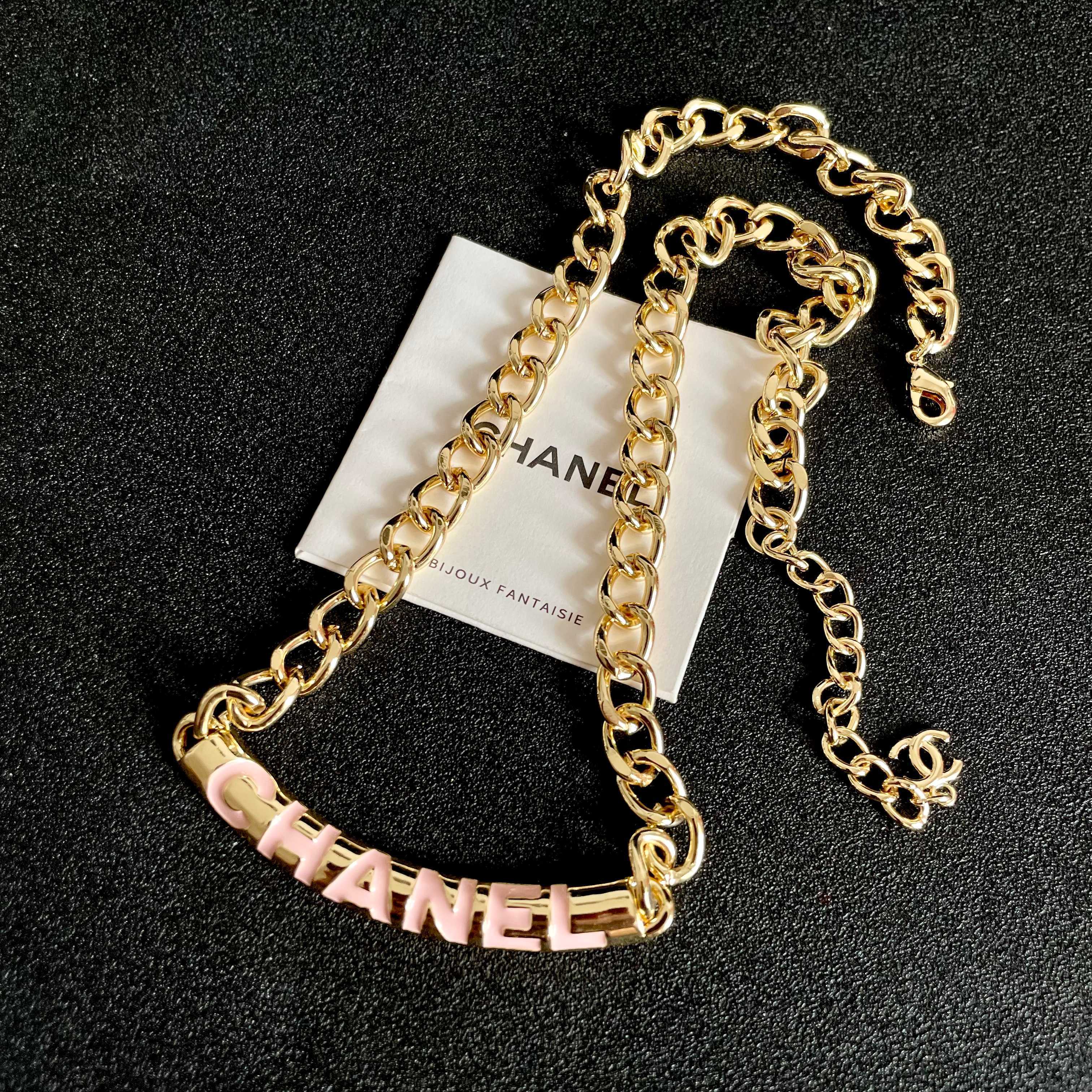 CHANEL 26S CHANEL LETTER LOGO ENAMEL CHAIN NECKLACE IN GOLD METAL WITH CC CHARM 630062