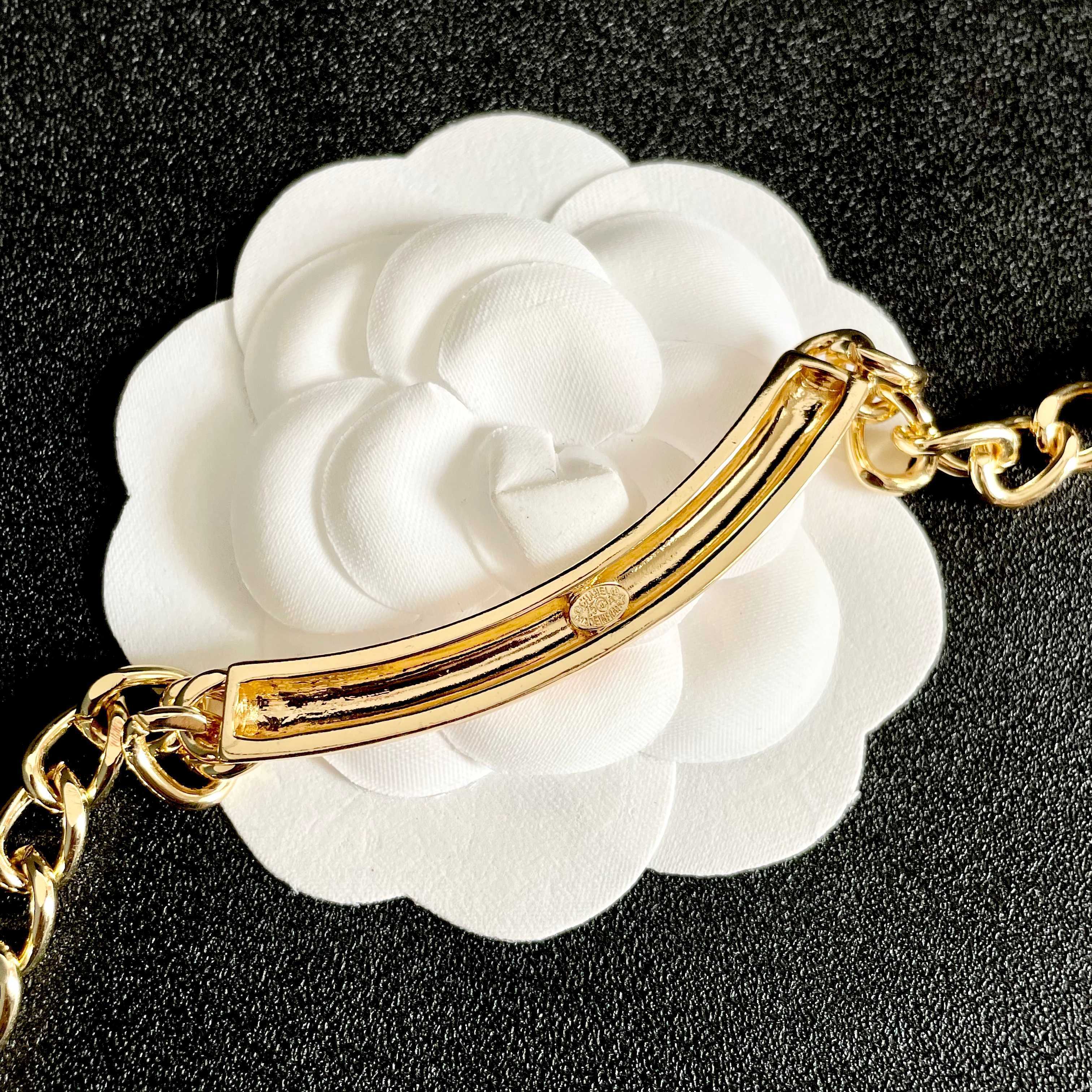 CHANEL 26S CHANEL LETTER LOGO ENAMEL CHAIN NECKLACE IN GOLD METAL WITH CC CHARM 630062
