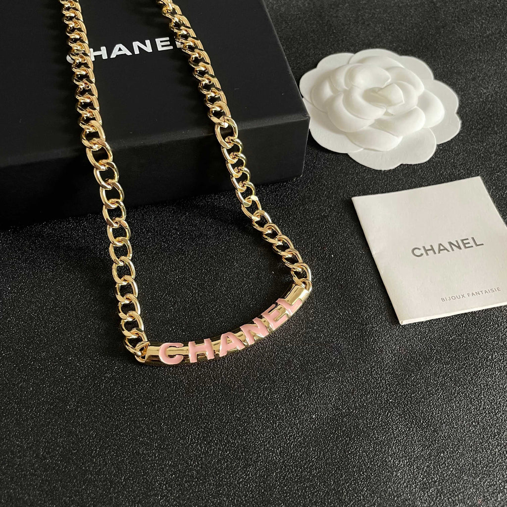 CHANEL 26S CHANEL LETTER LOGO ENAMEL CHAIN NECKLACE IN GOLD METAL WITH CC CHARM 630062