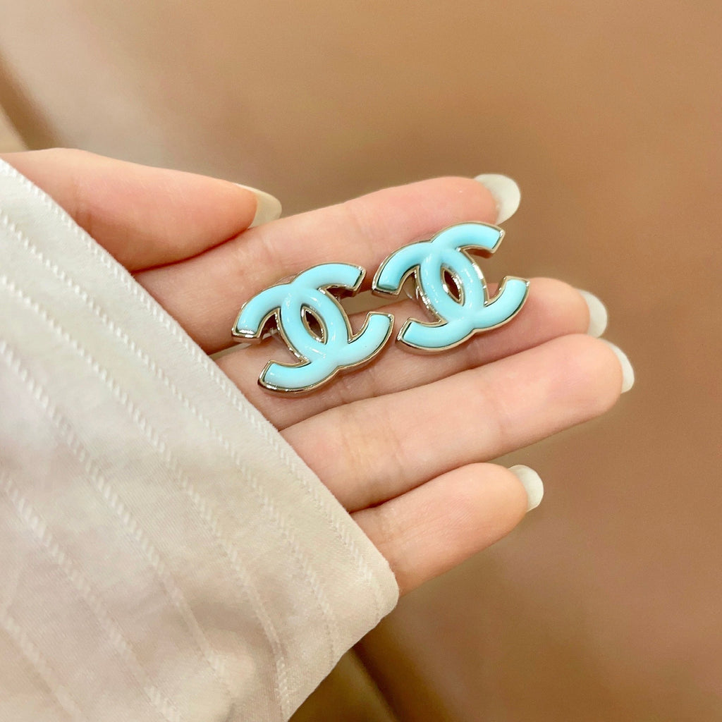 CHANEL 26S DOUBLE C LOGO TURQUOISE ENAMEL STUD EARRINGS IN GOLD METAL 630067